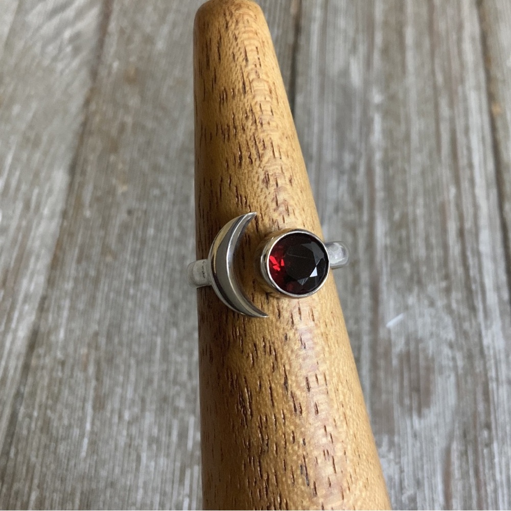 Sterling Silver 925 Ring Moon  and  Sun Garnet Stone